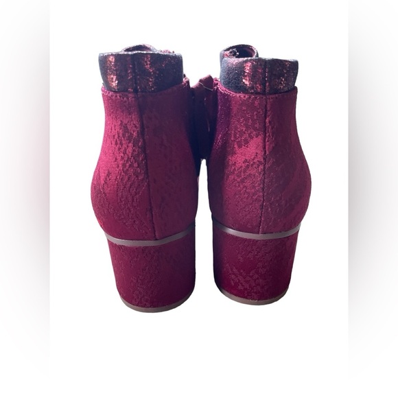 NWT TOMS Loren Burgundy Suede/Textile Snake Ankle Booties, Size 7.5 - Picture 2 of 7